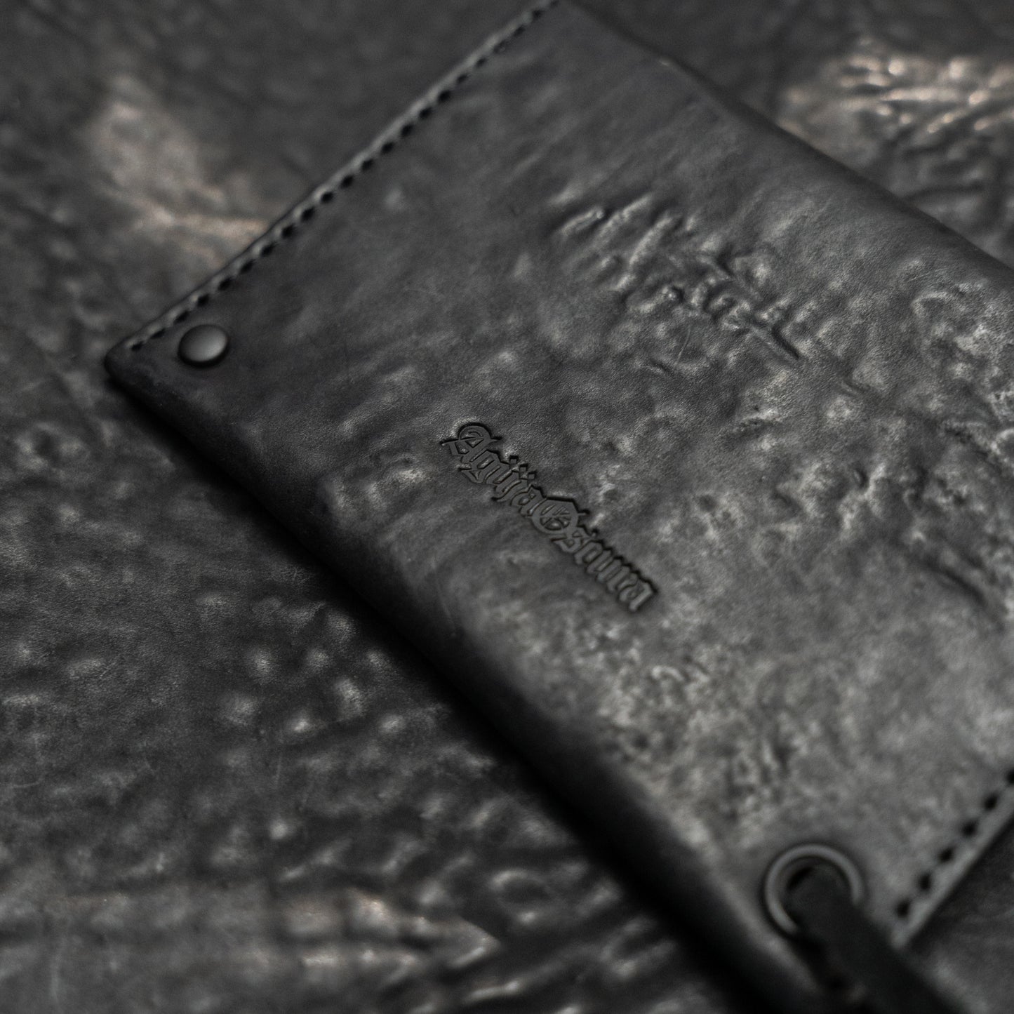 Cadena Cuero Card Holder (Reverse Culatta Black)