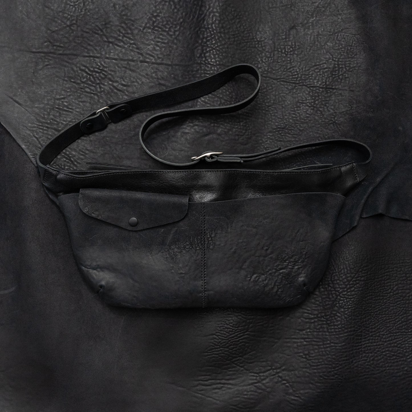 Porta Messenger Crossbody Bag (Horsehide Black)