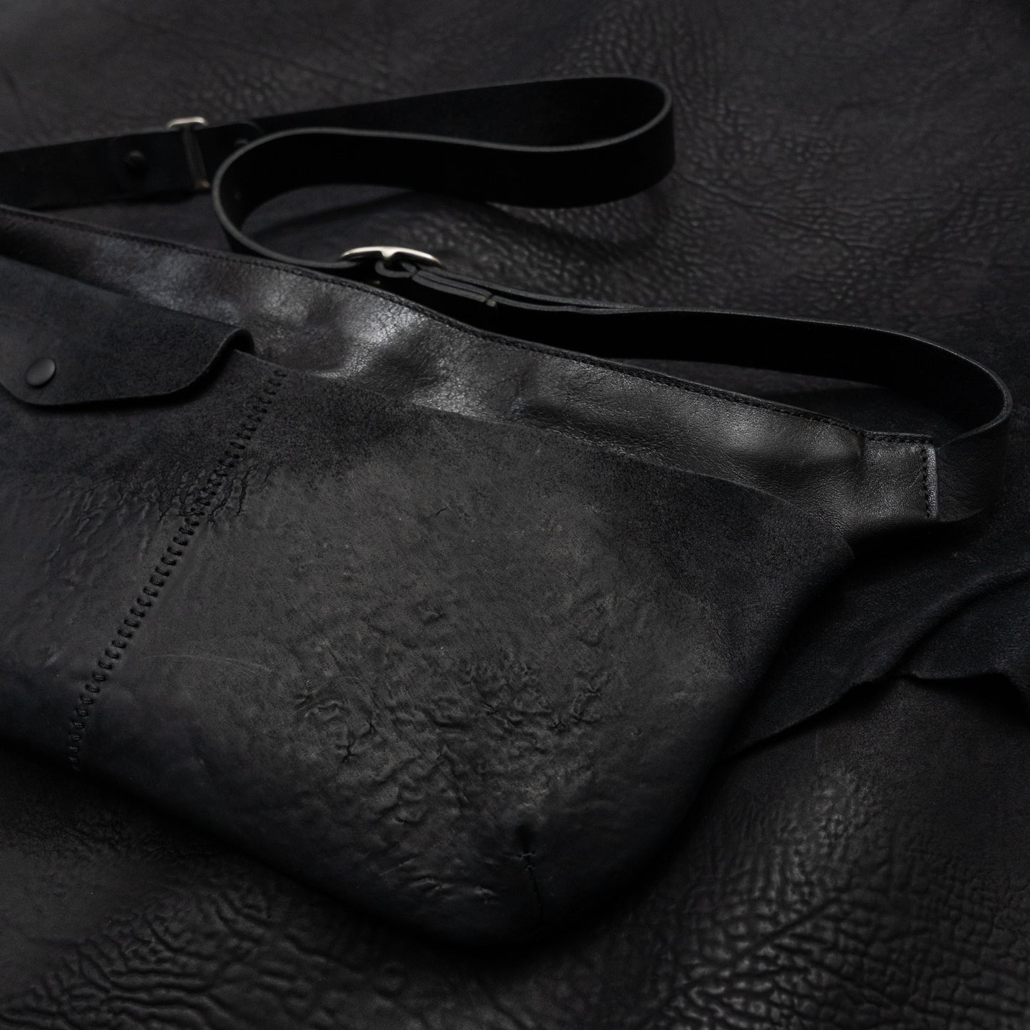 Porta Messenger Crossbody Bag (Horsehide Black)