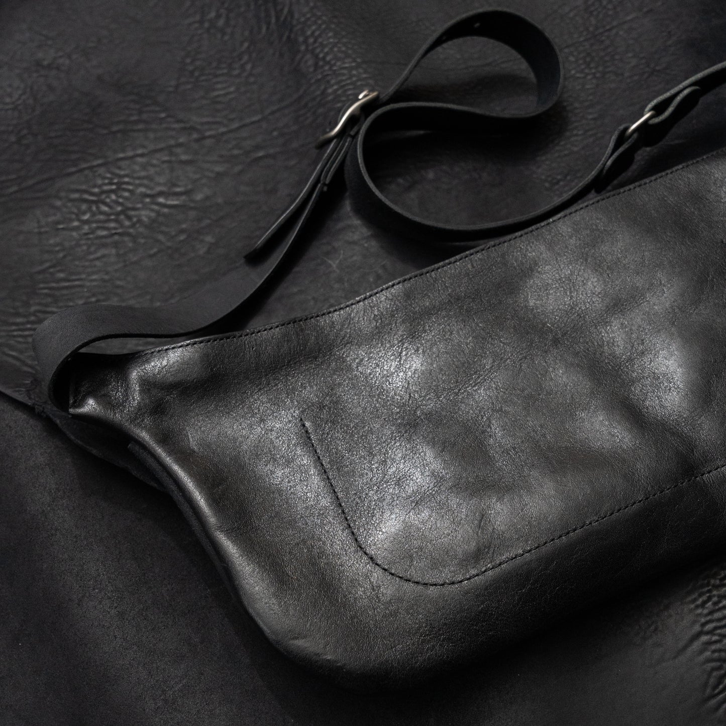 Porta Messenger Crossbody Bag (Horsehide Black)