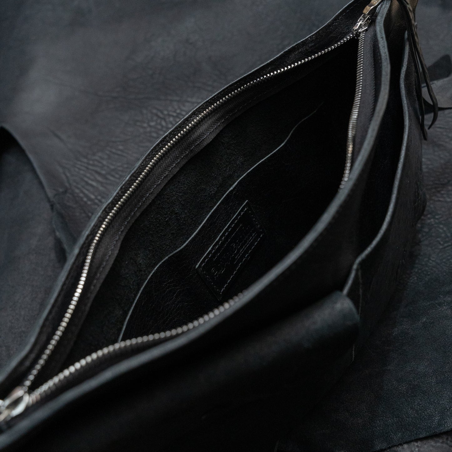 Porta Messenger Crossbody Bag (Horsehide Black)