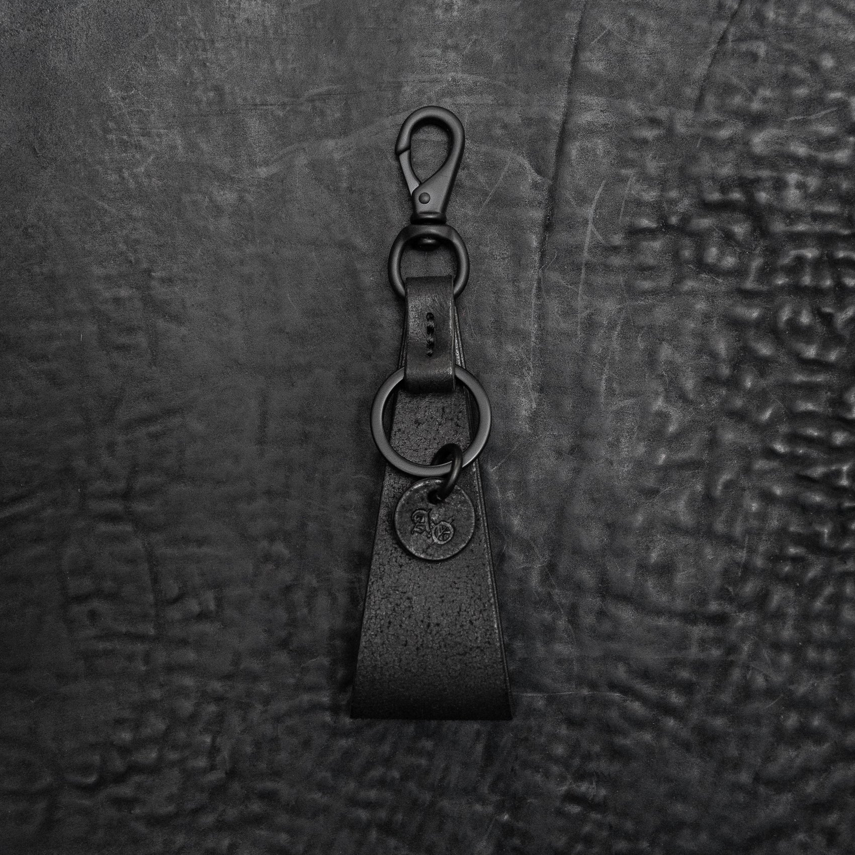 Triada Keychain (Horsehide Black)