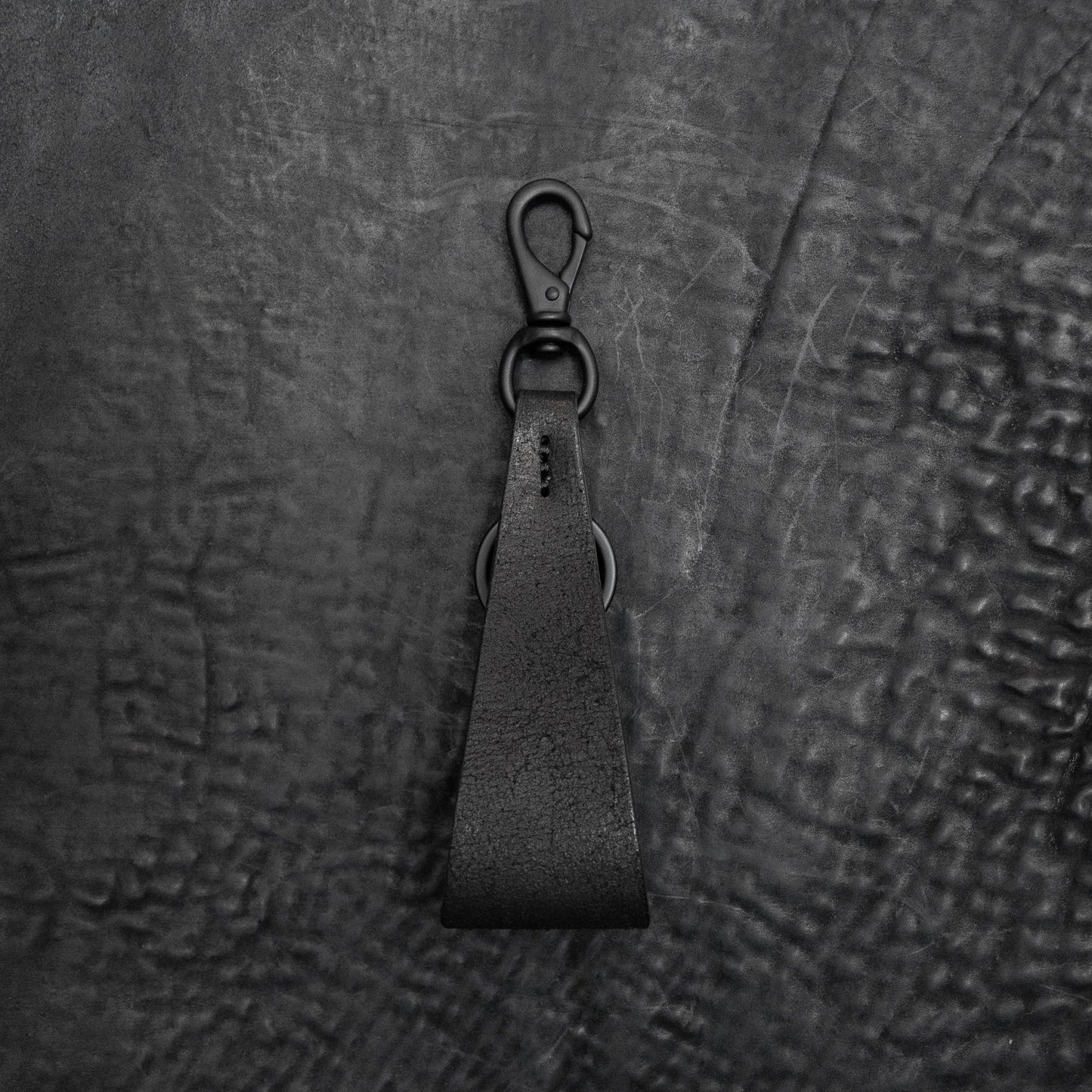 Triada Keychain (Horsehide Black)