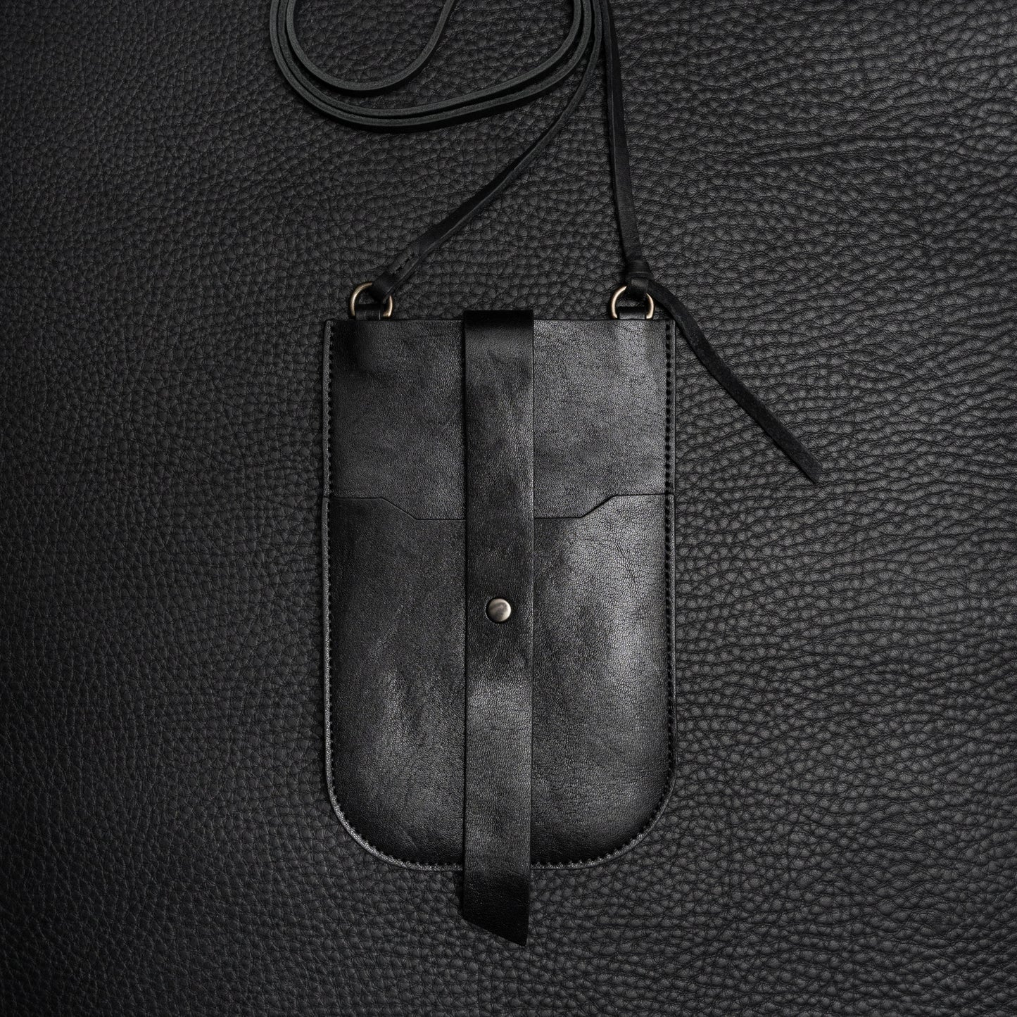 Viaje Travel Pouch (Smooth Horsehide Black)