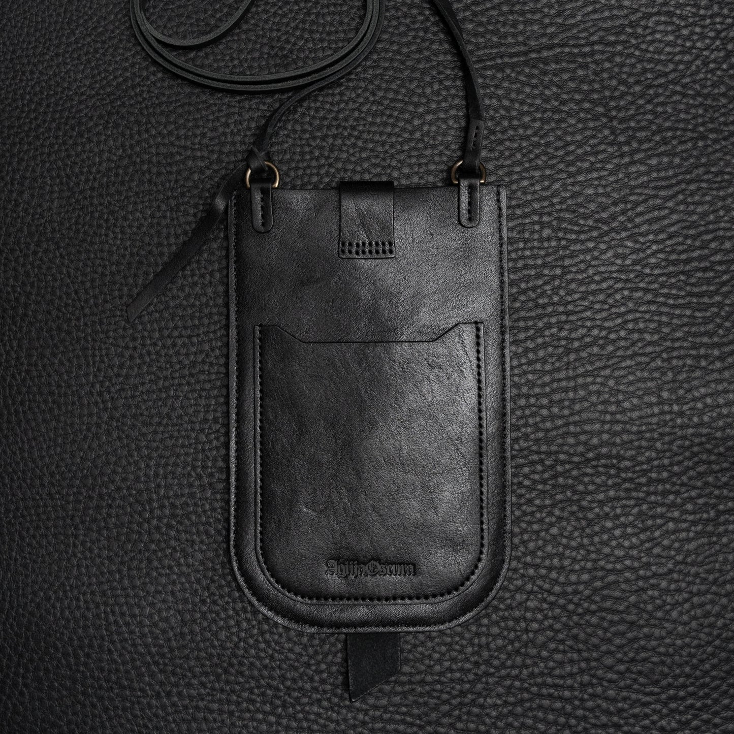 Viaje Travel Pouch (Smooth Horsehide Black)