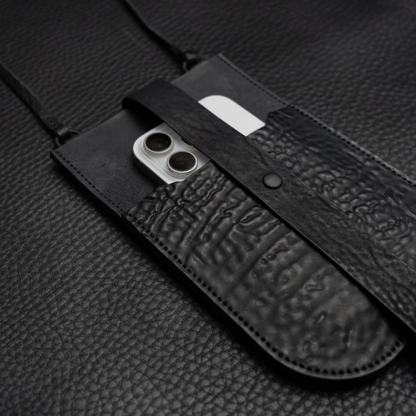 Viaje Travel Pouch (Reverse Culatta Black)