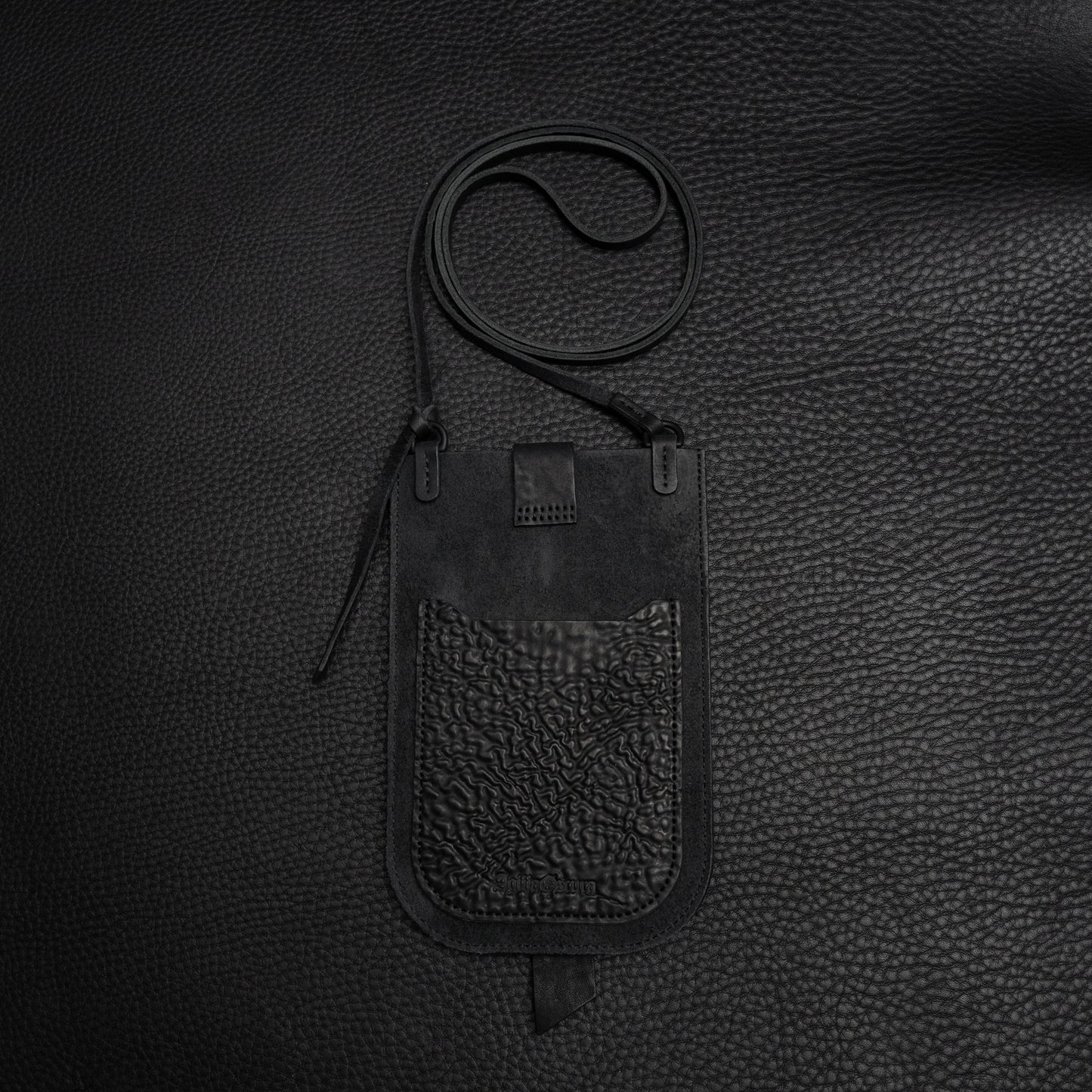 Viaje Travel Pouch (Reverse Culatta Black)