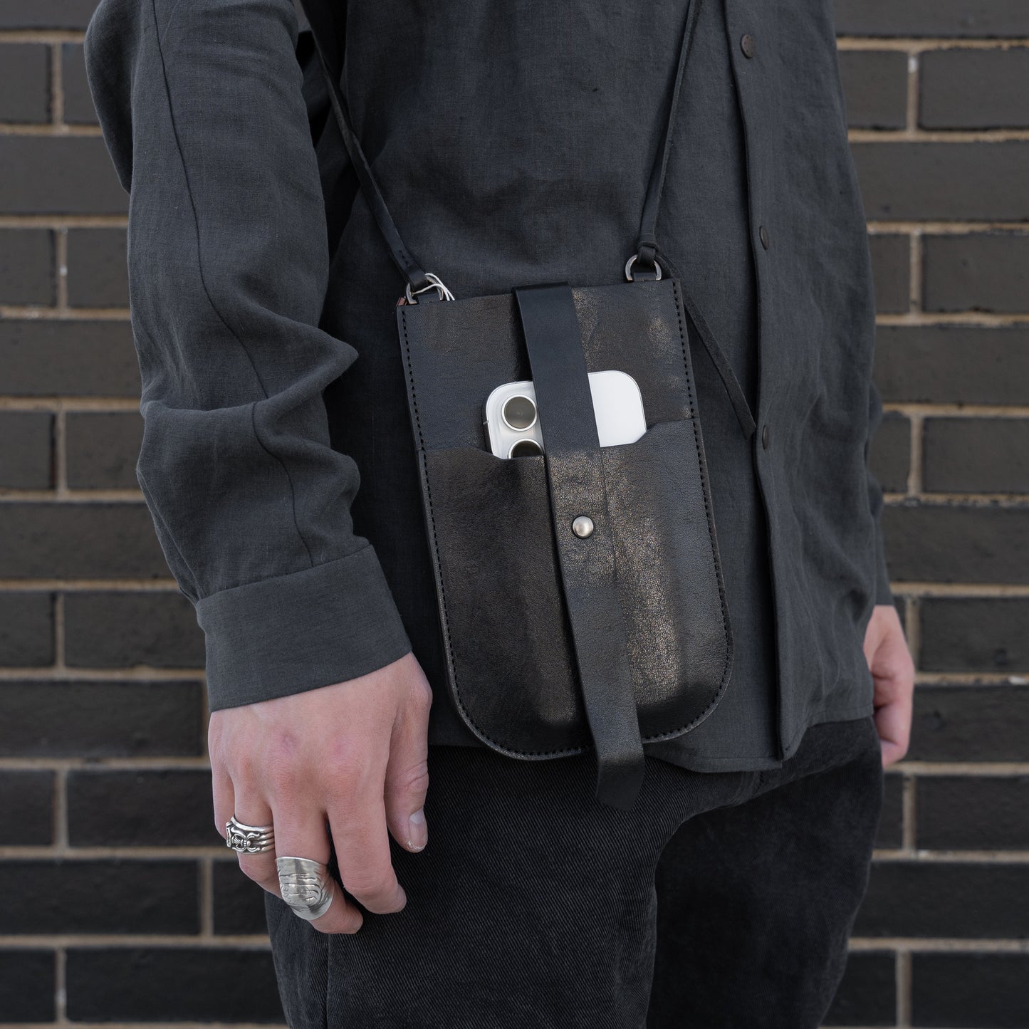 Viaje Travel Pouch (Smooth Horsehide Black)