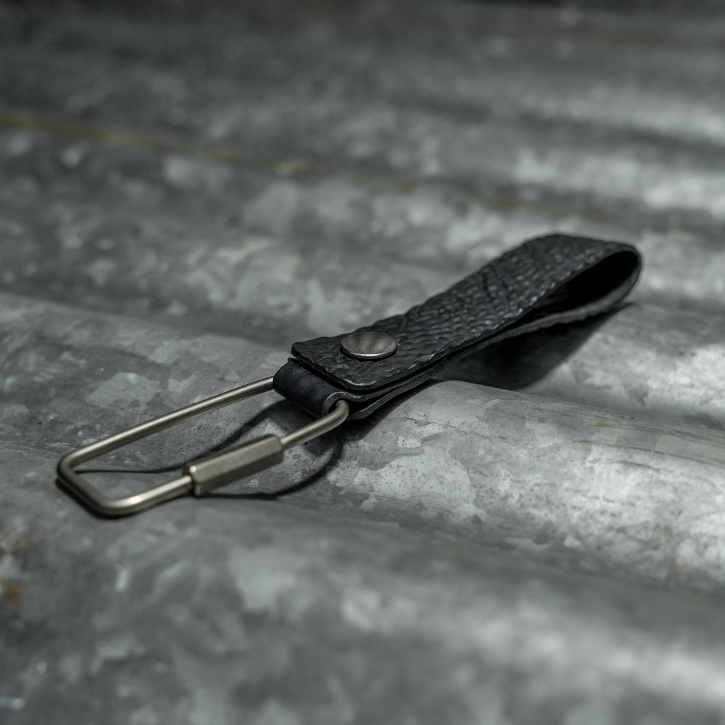 SNAP KEY CHAIN (REVERSE CULATTA BLACK)
