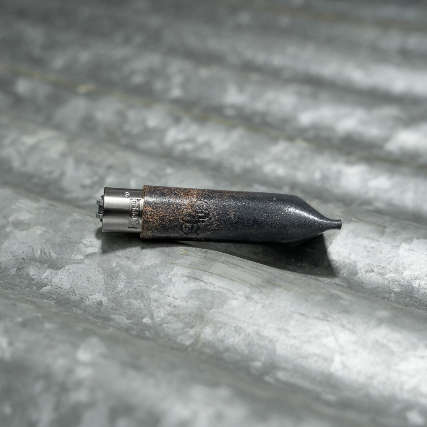 LIGHTER HOLDER (SHELL CORDOVAN MARBLED BLACK)