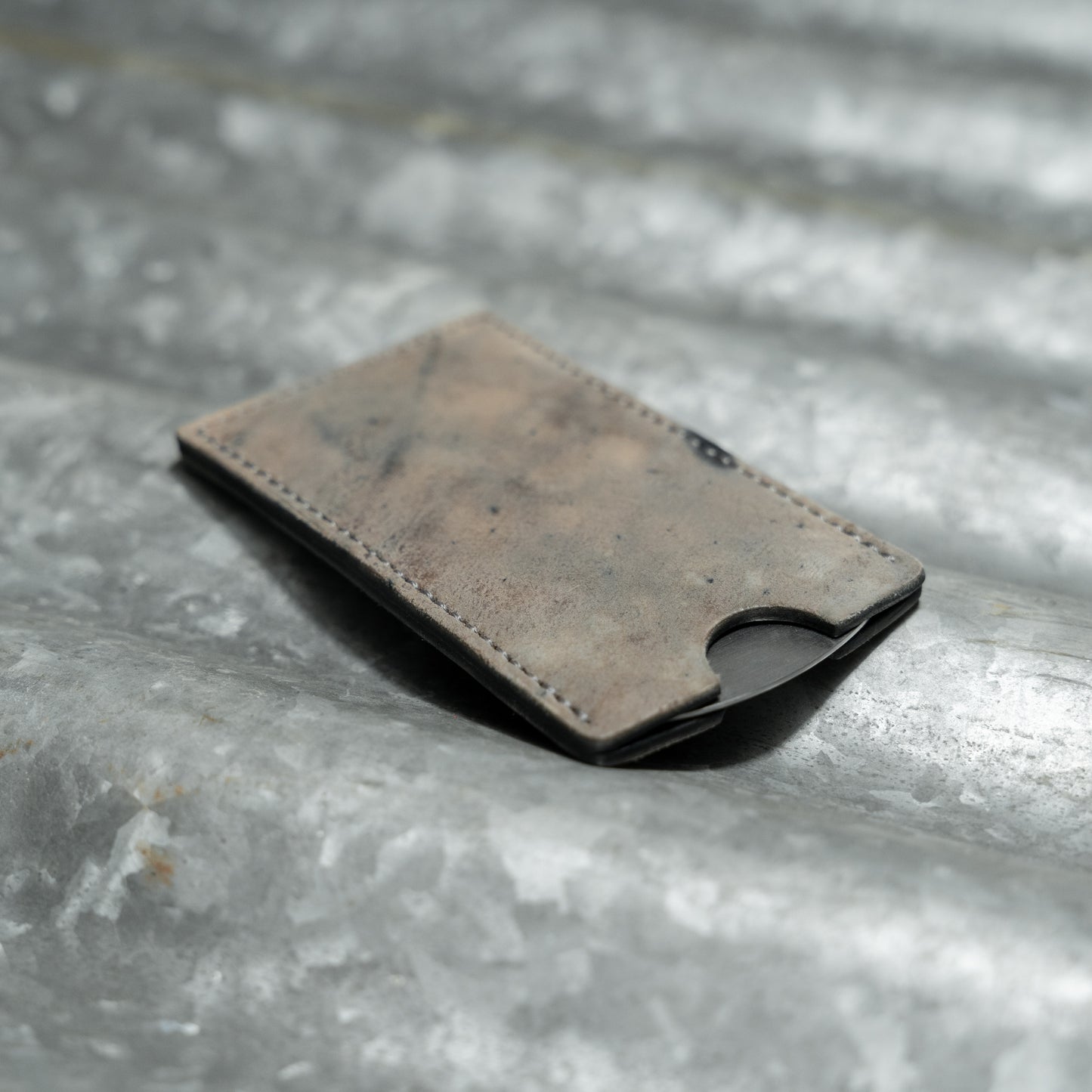 BEARD COMB & SLEEVE (MARMO GREIGE)