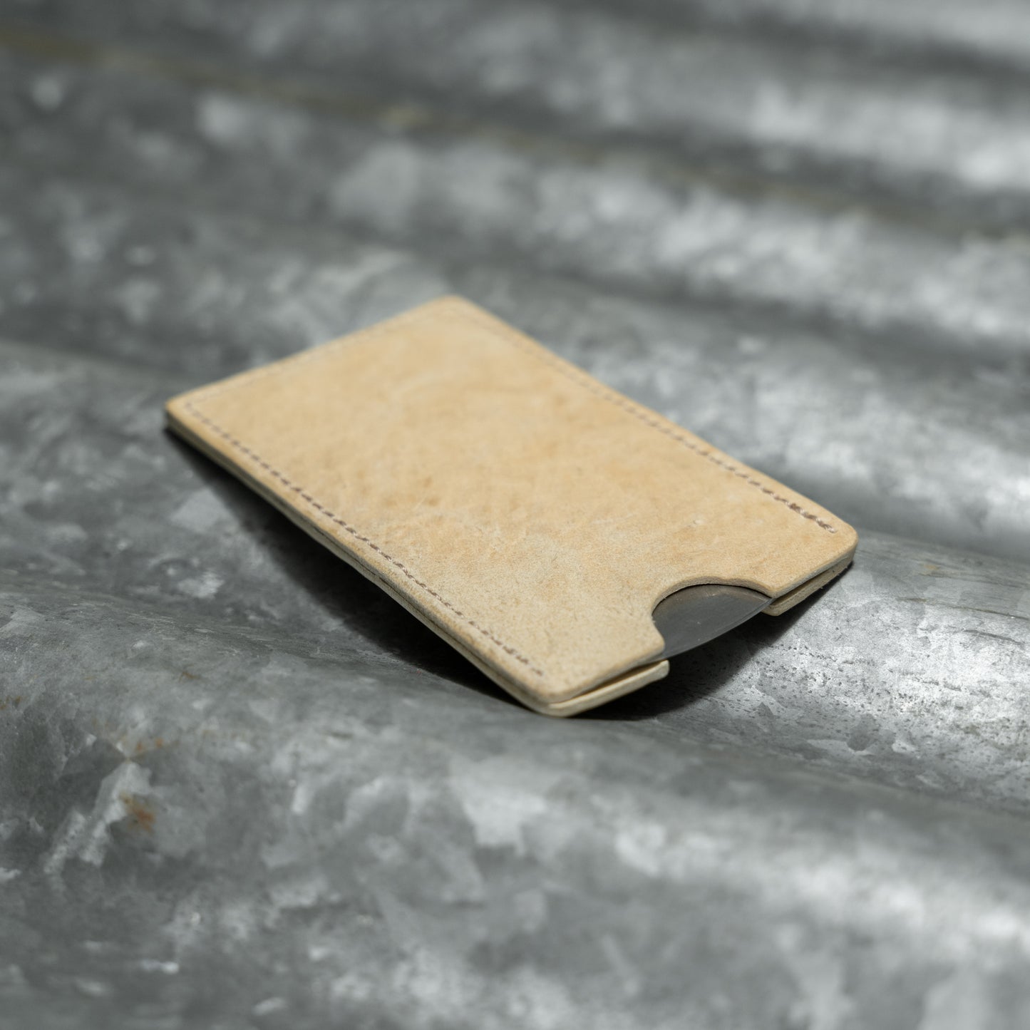BEARD COMB & SLEEVE (REVERSE CULATTA DIRTY WHITE)