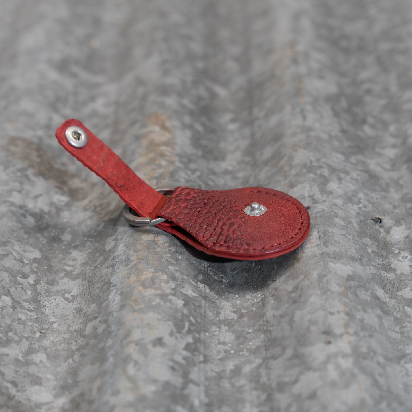 Ruta AirTag Fob (Reverse Culatta Dirty Red)