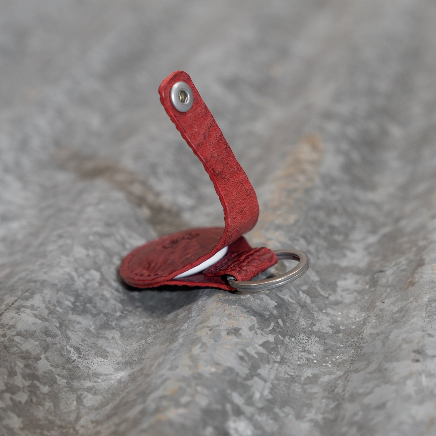 Ruta AirTag Fob (Reverse Culatta Dirty Red)