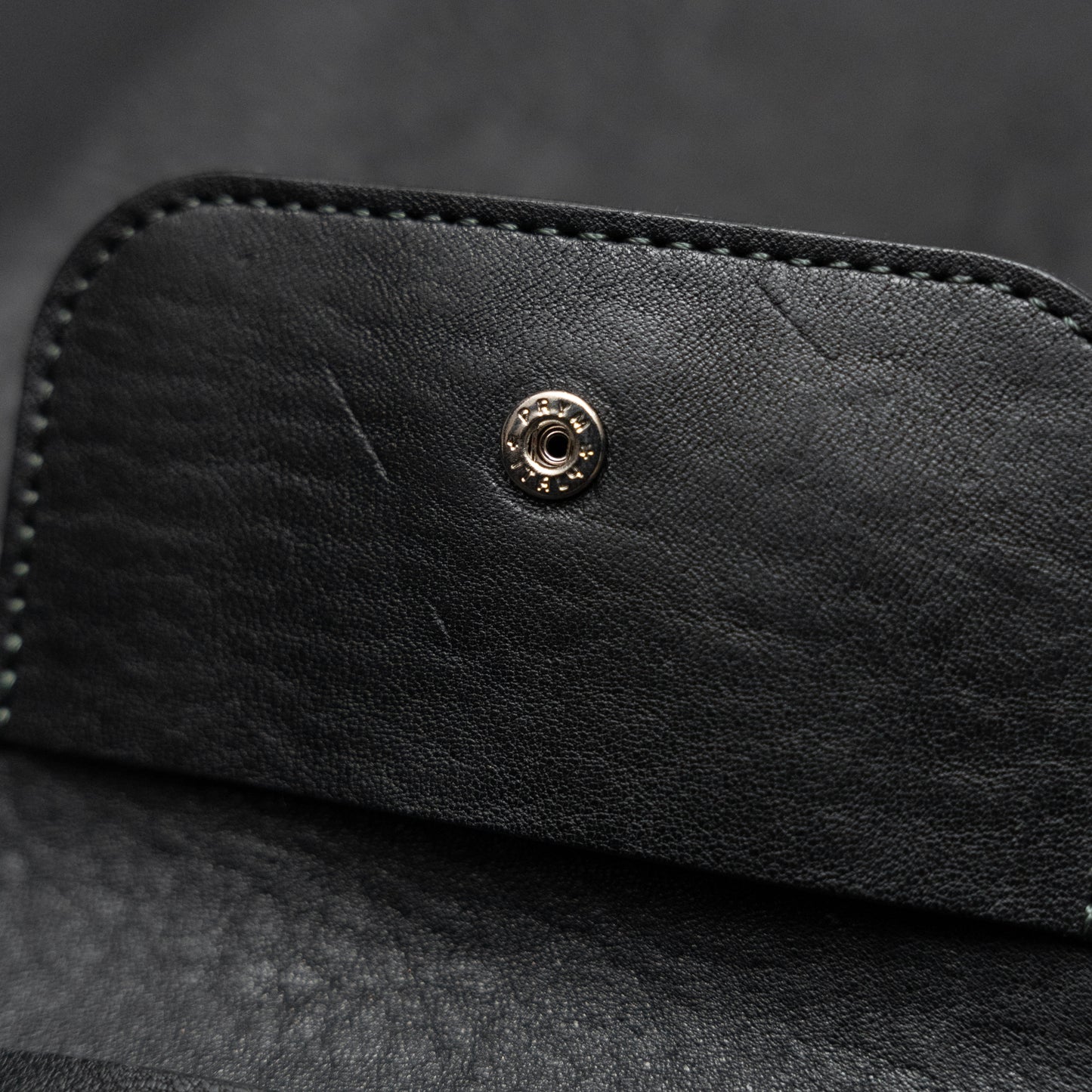 Balam Snap Card Holder (Wild Thing Anthracite)