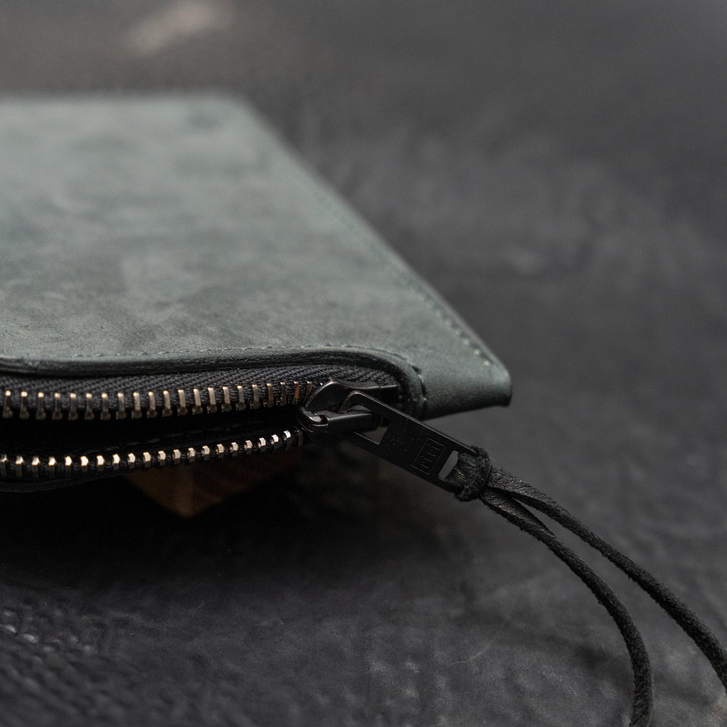Sello Zipper Wallet (Wild Thing Anthracite)