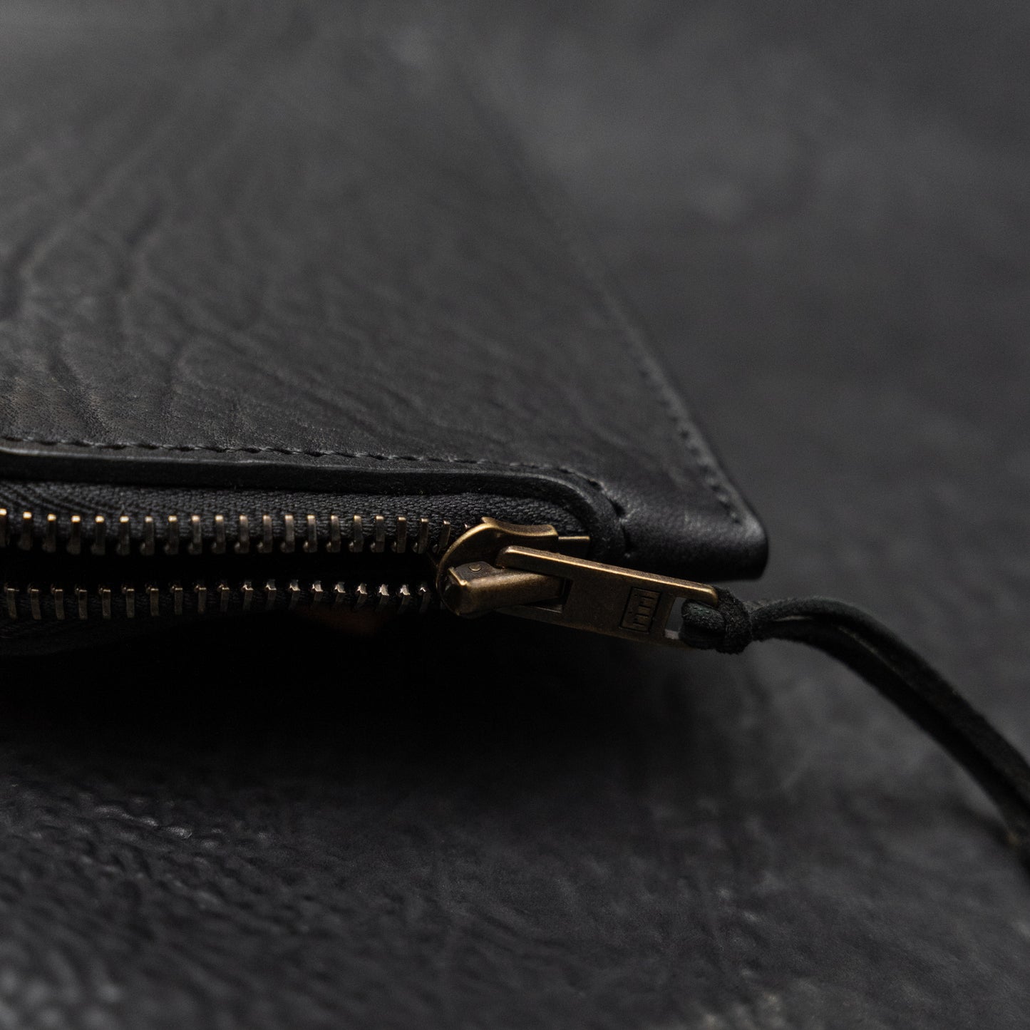 Sello Zipper Wallet (Horse Culatta Black)