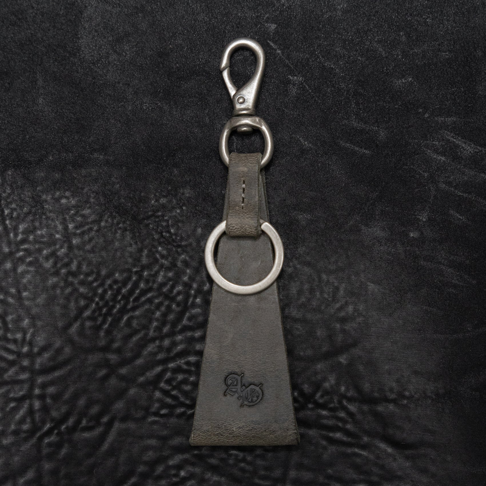 Triada Keychain (Horse Culatta Gray)