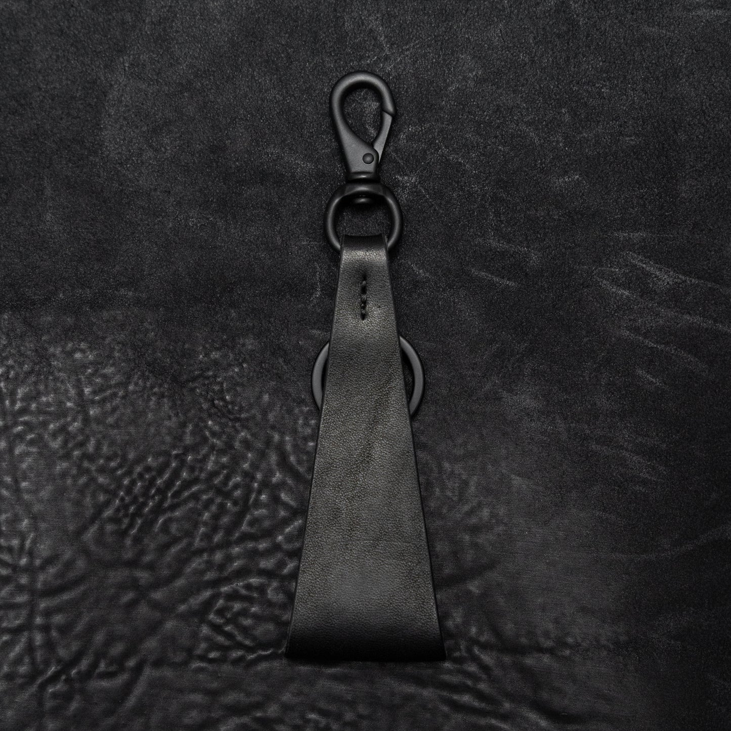 Triada Keychain (Horse Culatta Black)