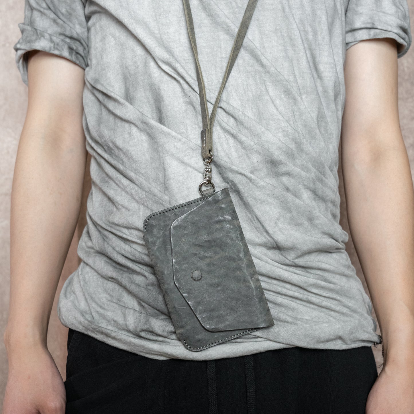 Viaje Travel Wallet (Reverse Culatta Gray)