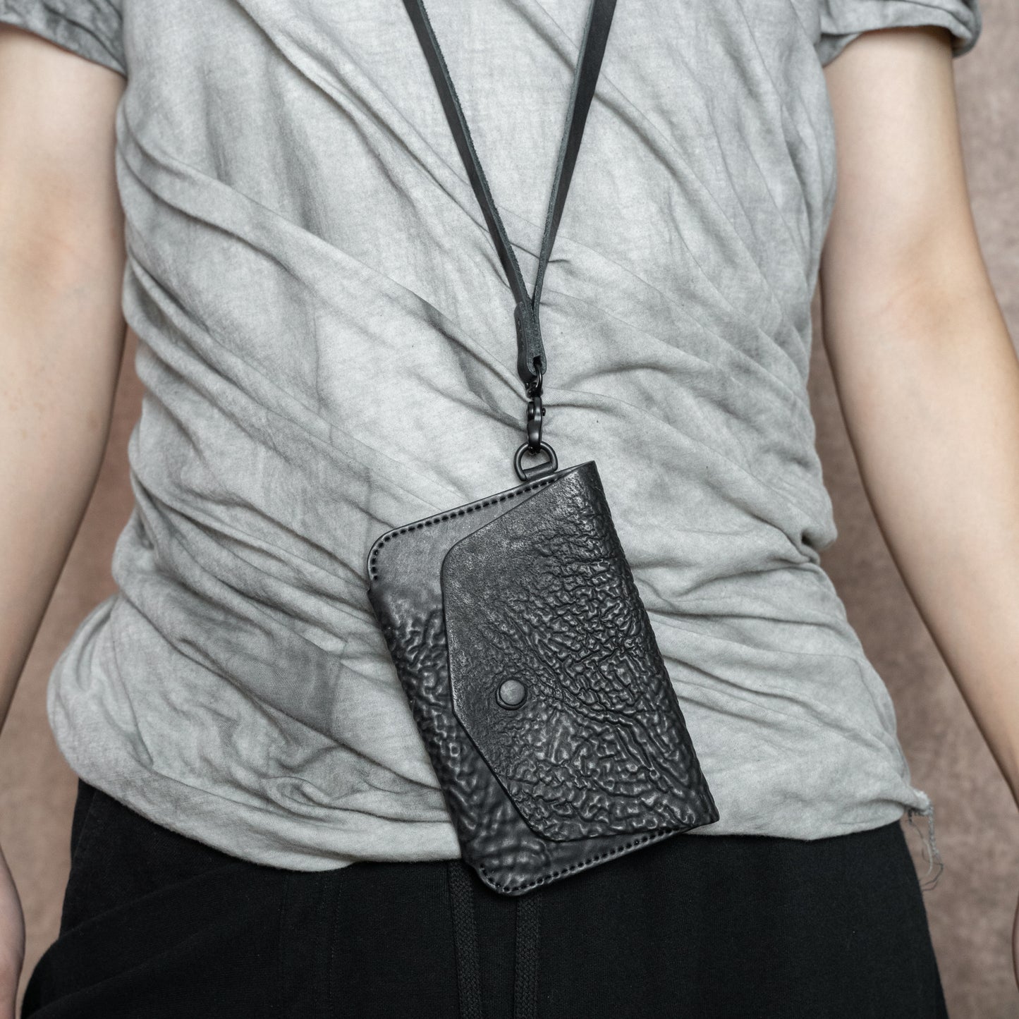 Viaje Travel Wallet (Reverse Culatta Black)